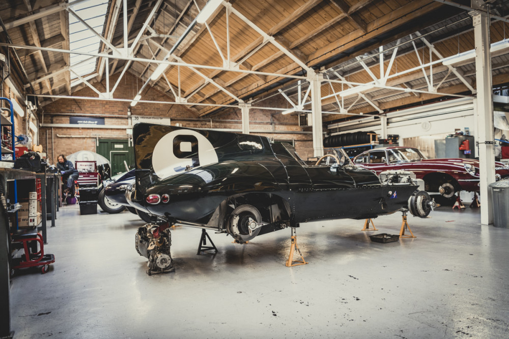 1920's building, 1950's cars, 2020's technology